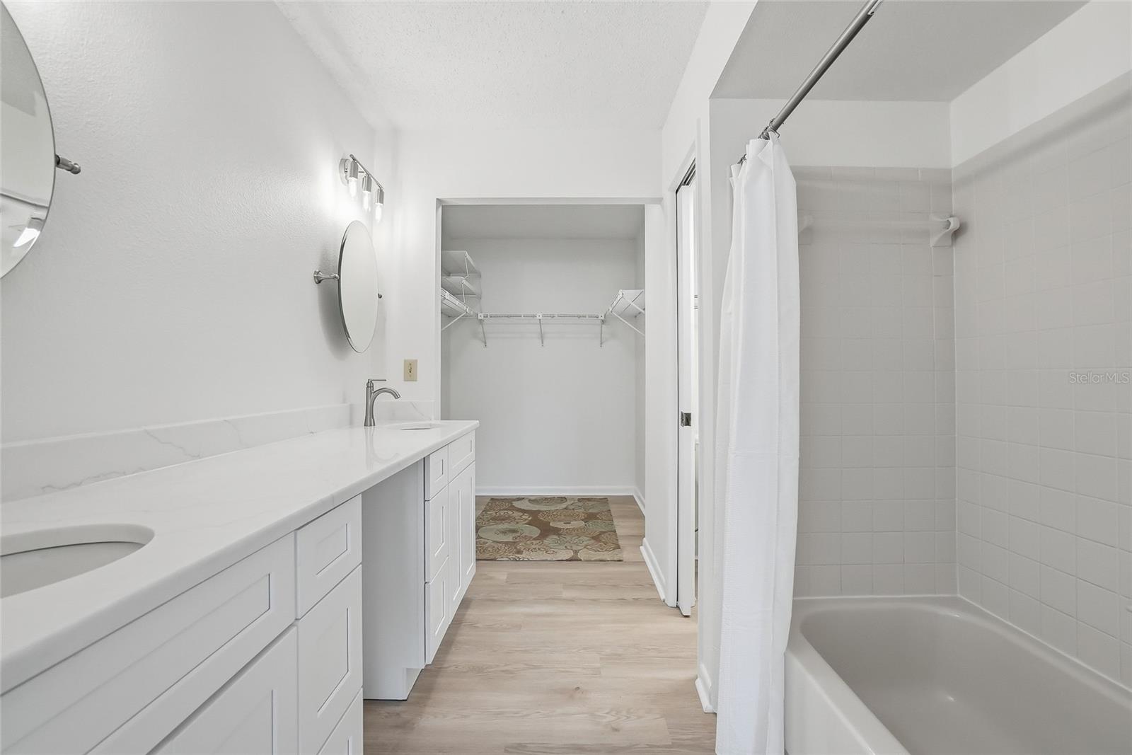 500 SANTA CRUZ PL NE #D — photo 14