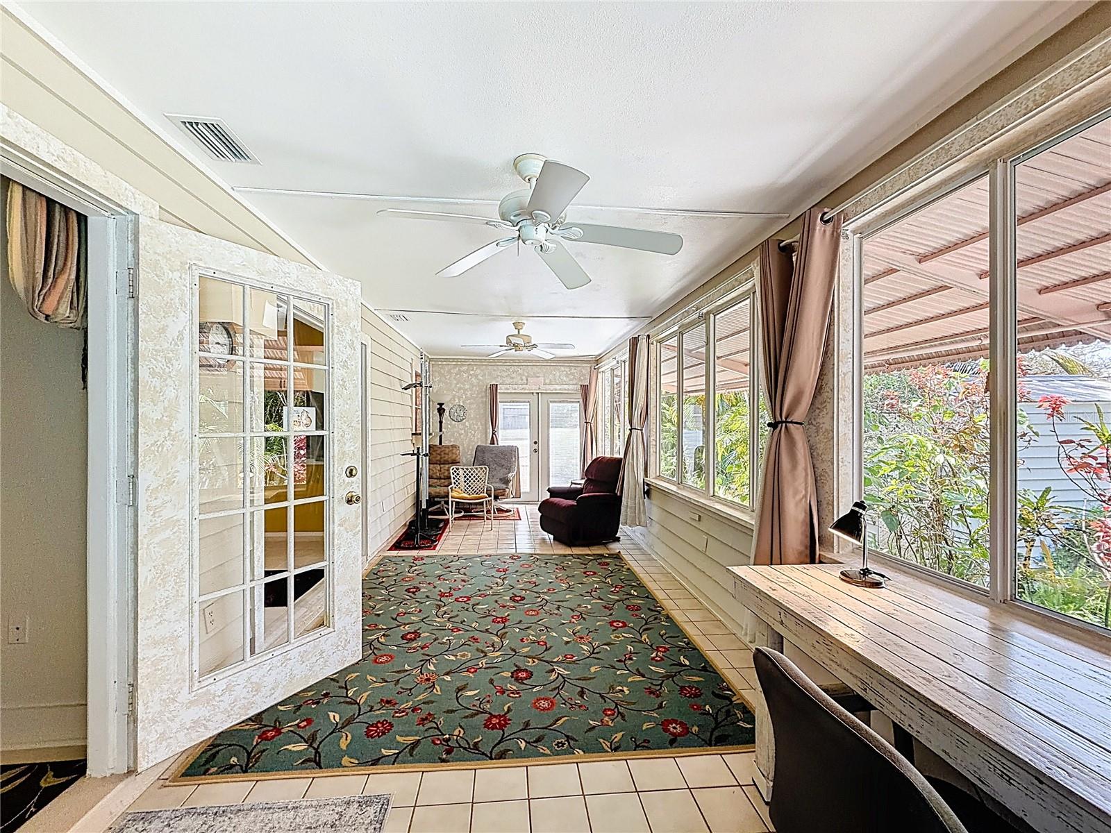601 E SEMINOLE DR — photo 36