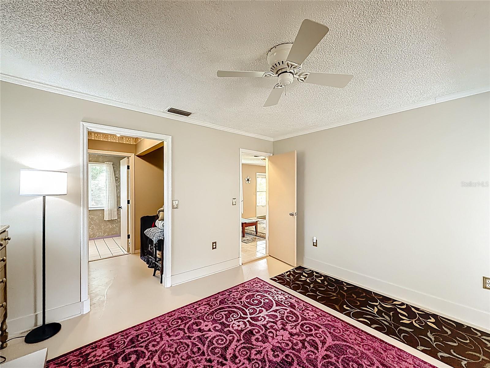 601 E SEMINOLE DR — photo 25