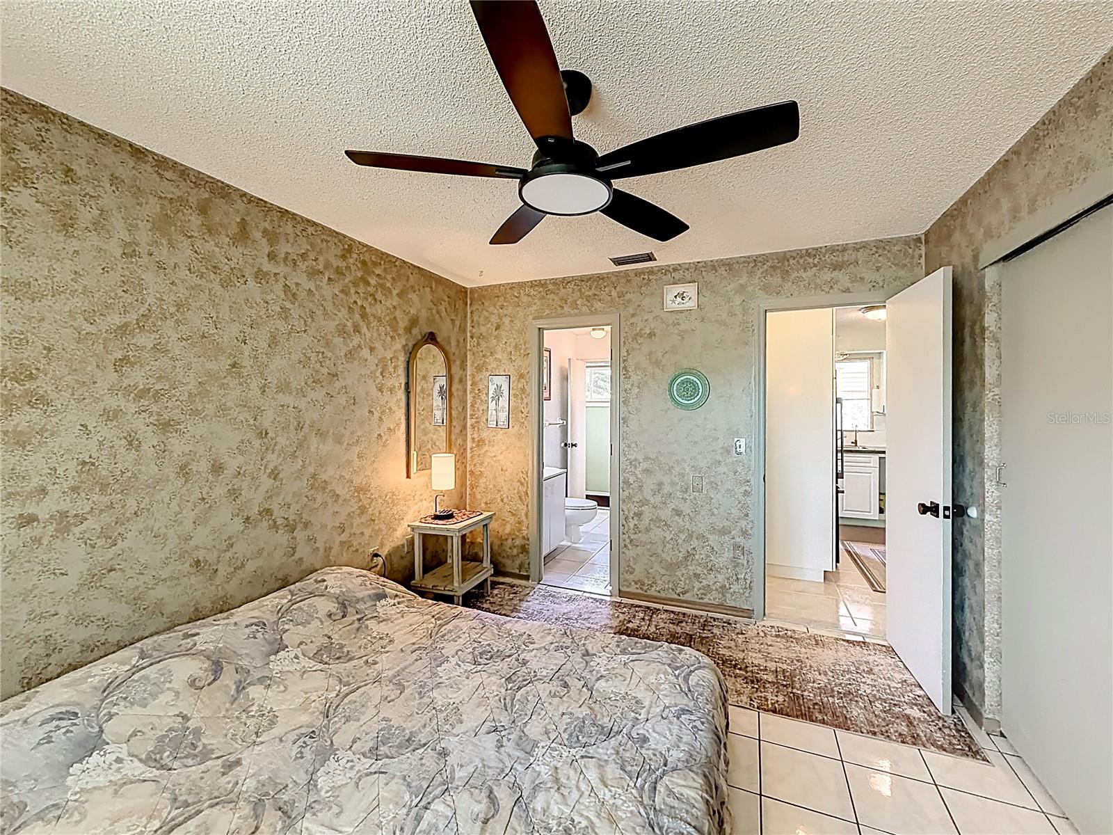 601 E SEMINOLE DR — photo 18