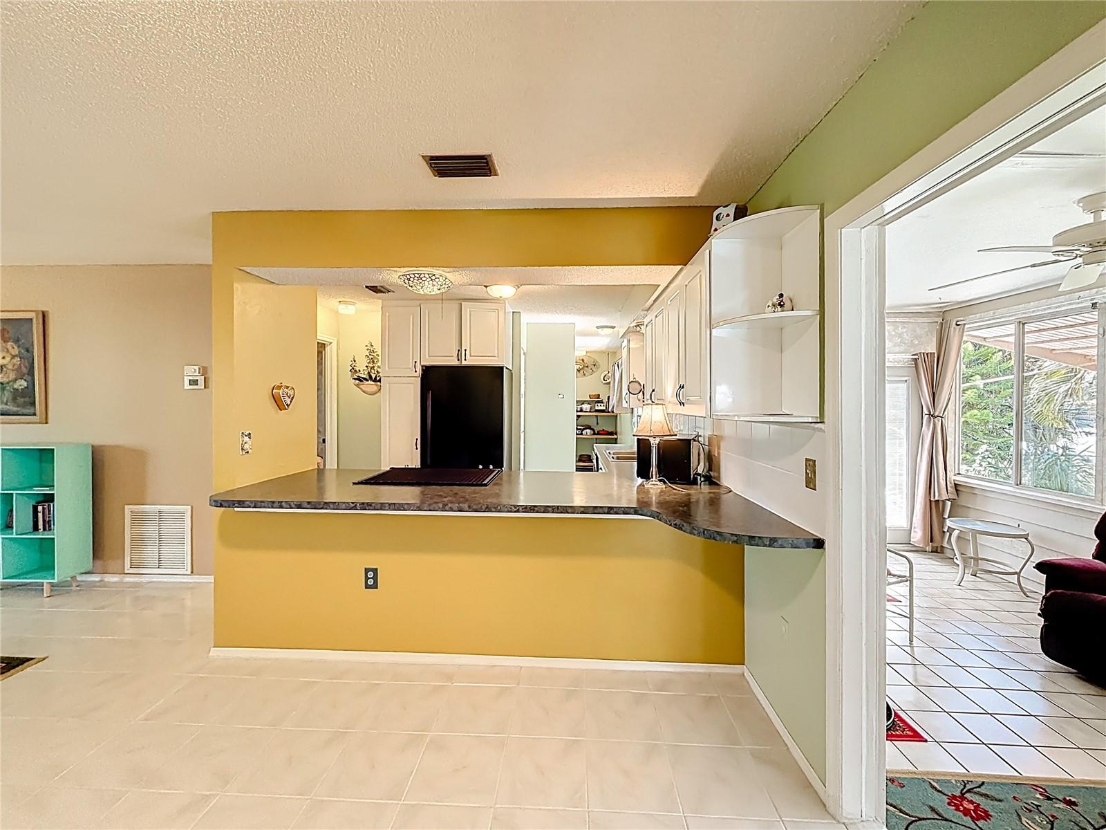 601 E SEMINOLE DR — photo 10