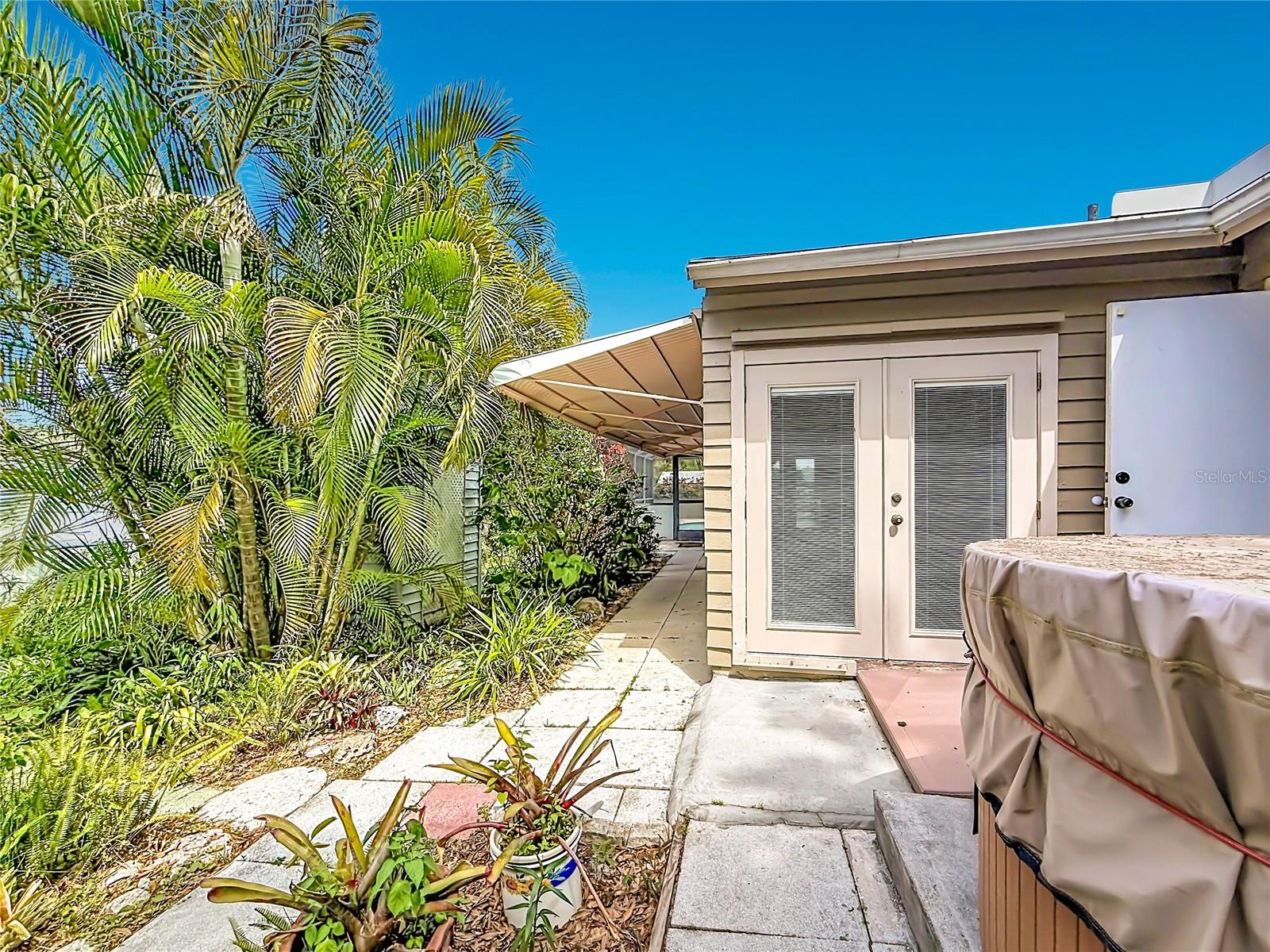 601 E SEMINOLE DR — photo 44