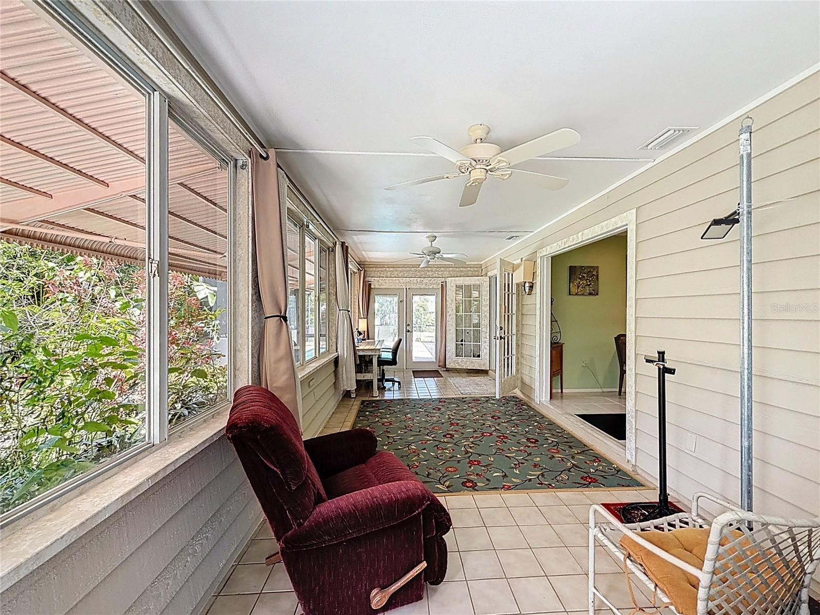 601 E SEMINOLE DR — photo 34