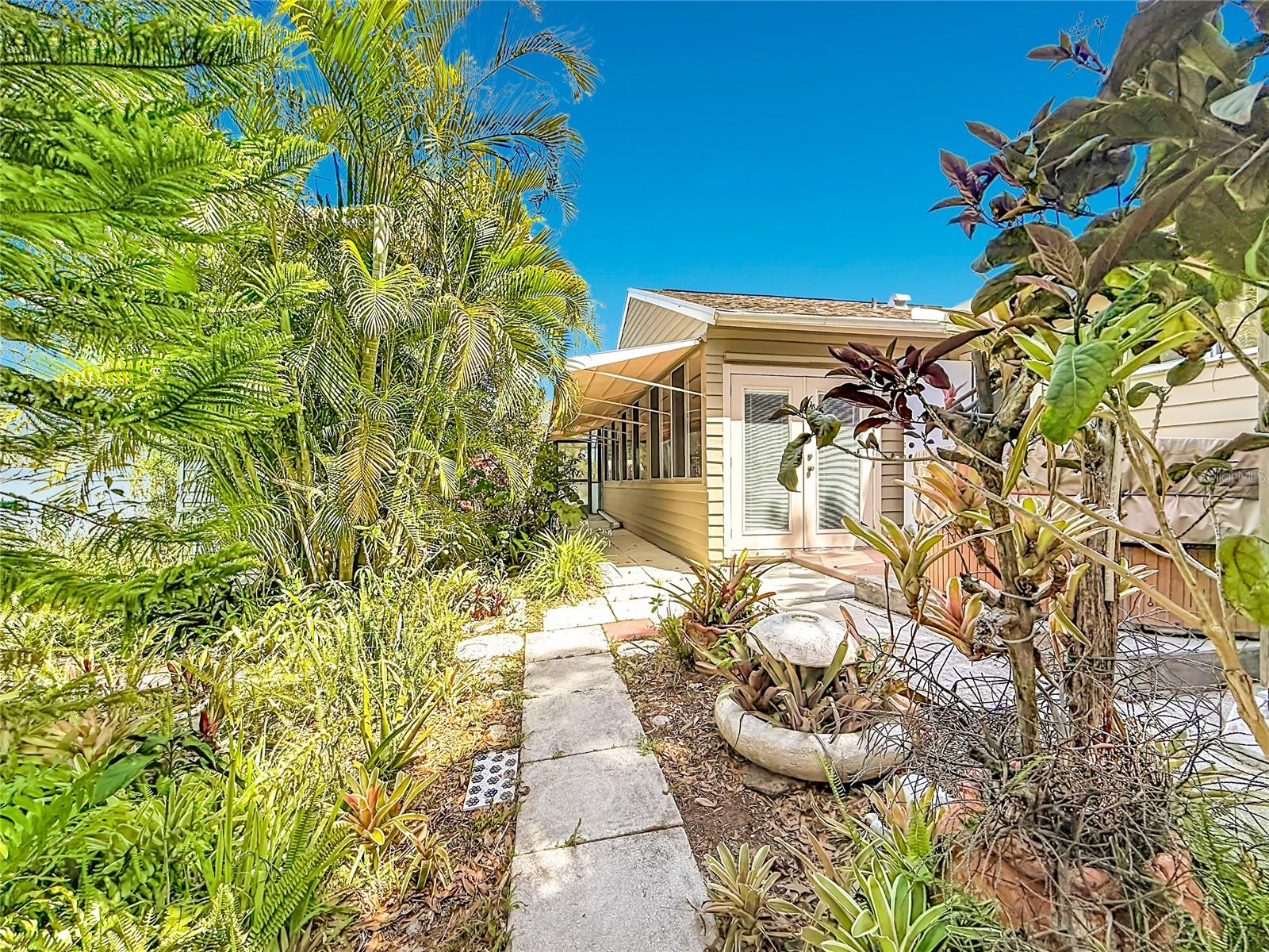 601 E SEMINOLE DR — photo 45
