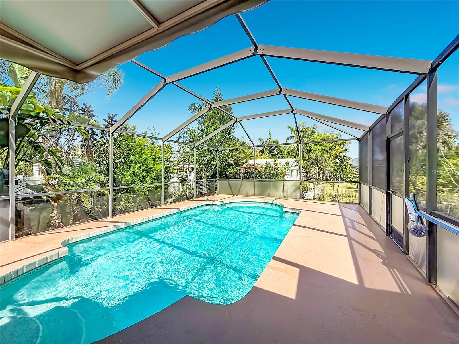 601 E SEMINOLE DR — photo 37