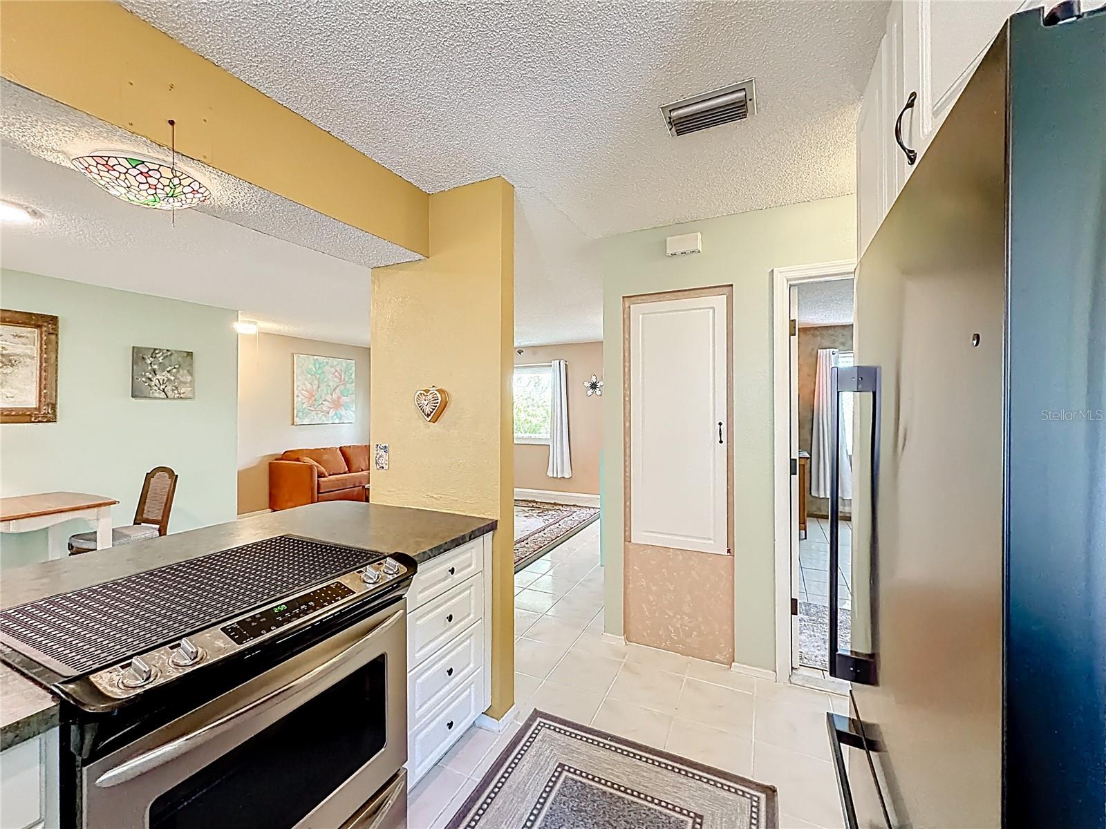 601 E SEMINOLE DR — photo 16