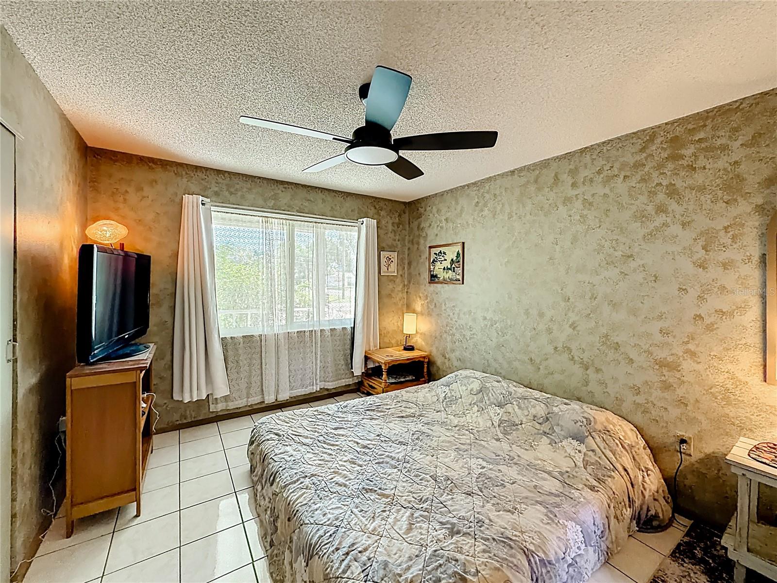 601 E SEMINOLE DR — photo 17