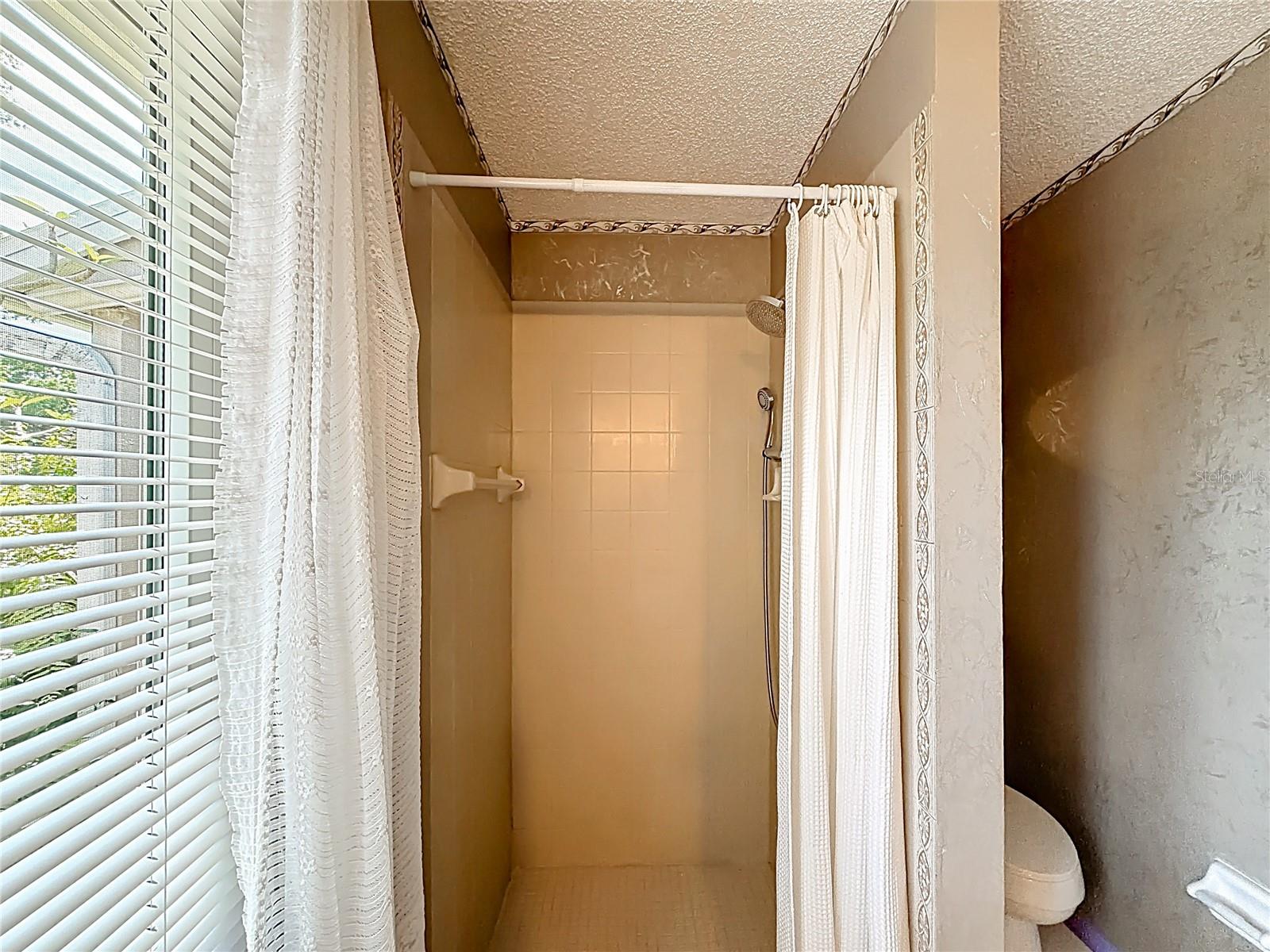 601 E SEMINOLE DR — photo 28