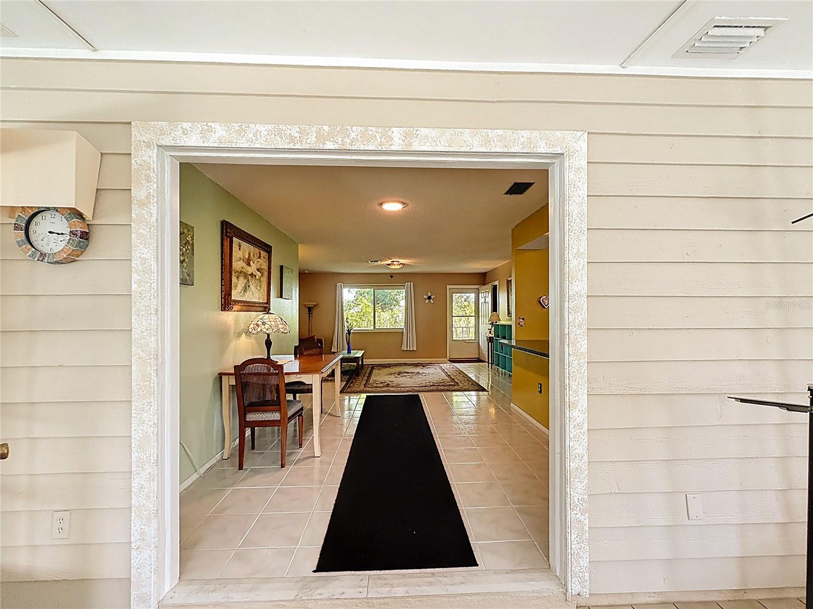 601 E SEMINOLE DR — photo 35