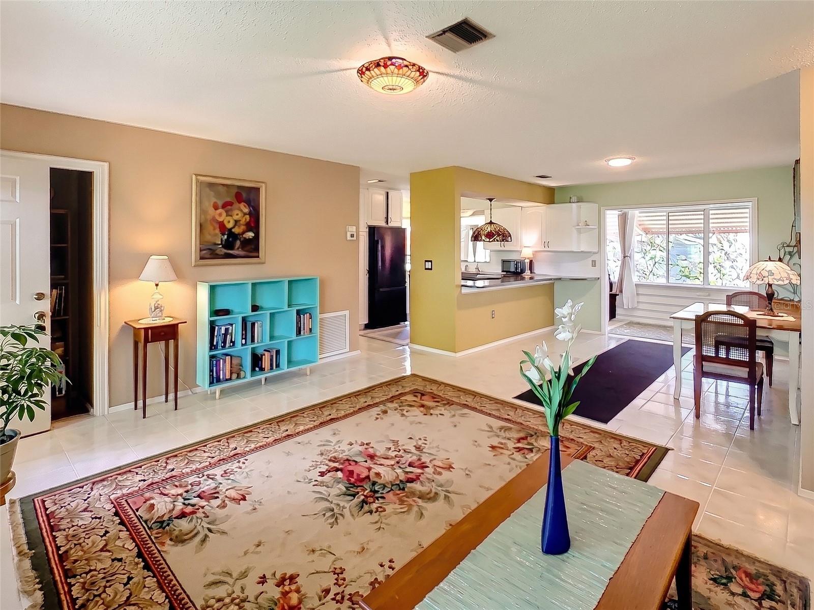 601 E SEMINOLE DR — photo 8