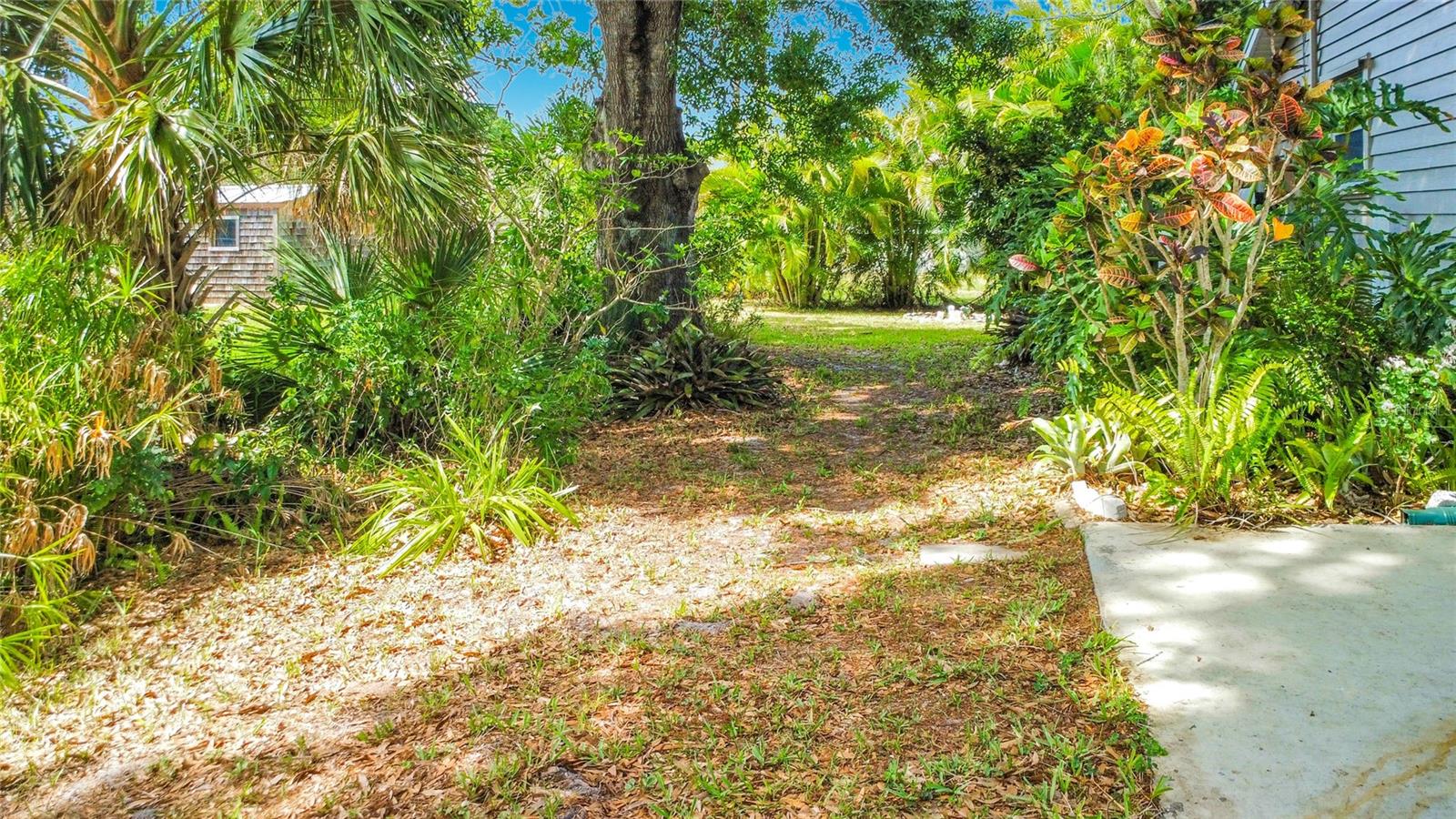 601 E SEMINOLE DR — photo 47