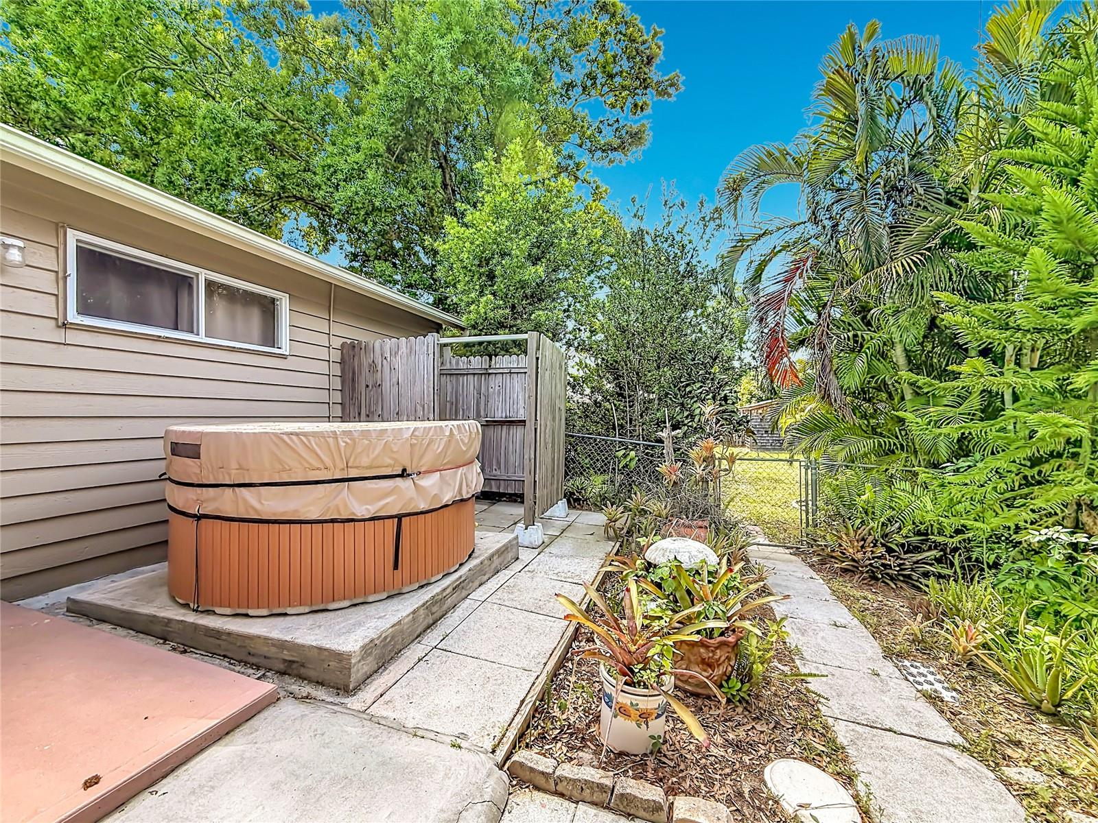 601 E SEMINOLE DR — photo 42