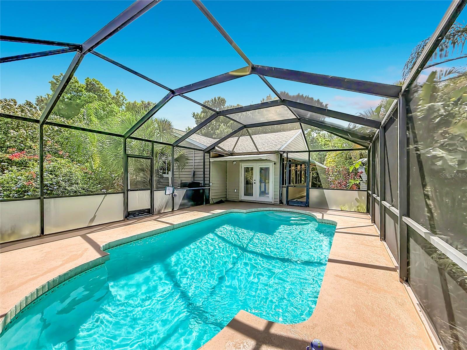 601 E SEMINOLE DR — photo 40