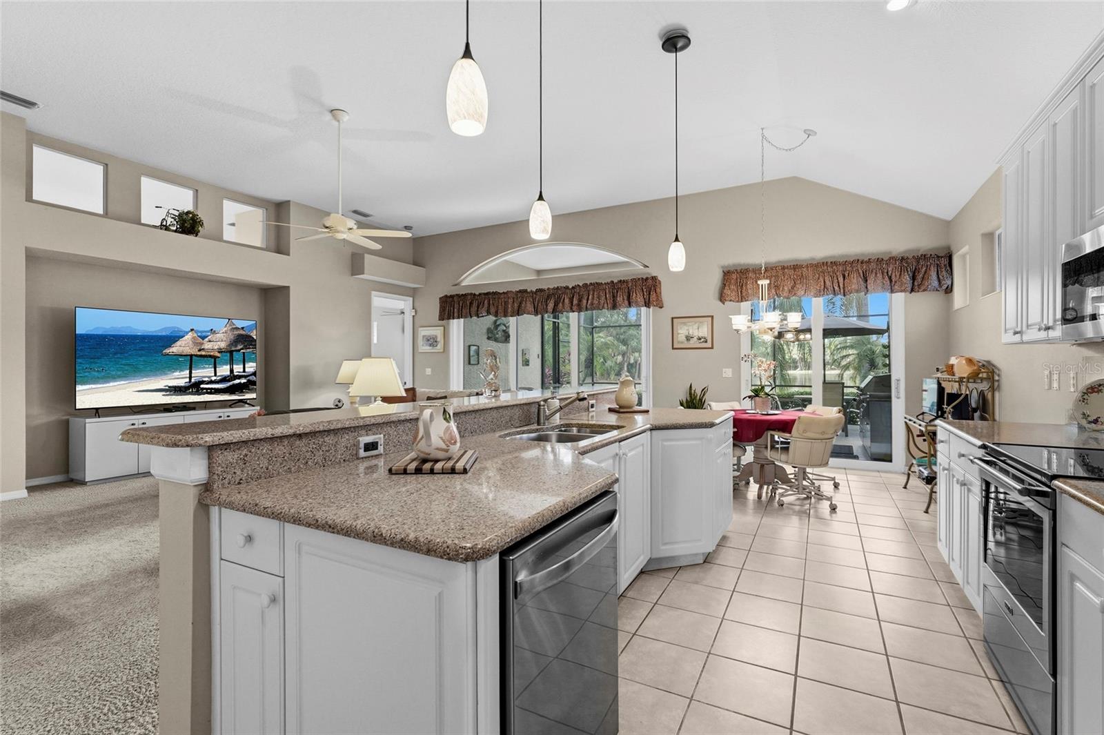 7822 TROON CT — photo 24