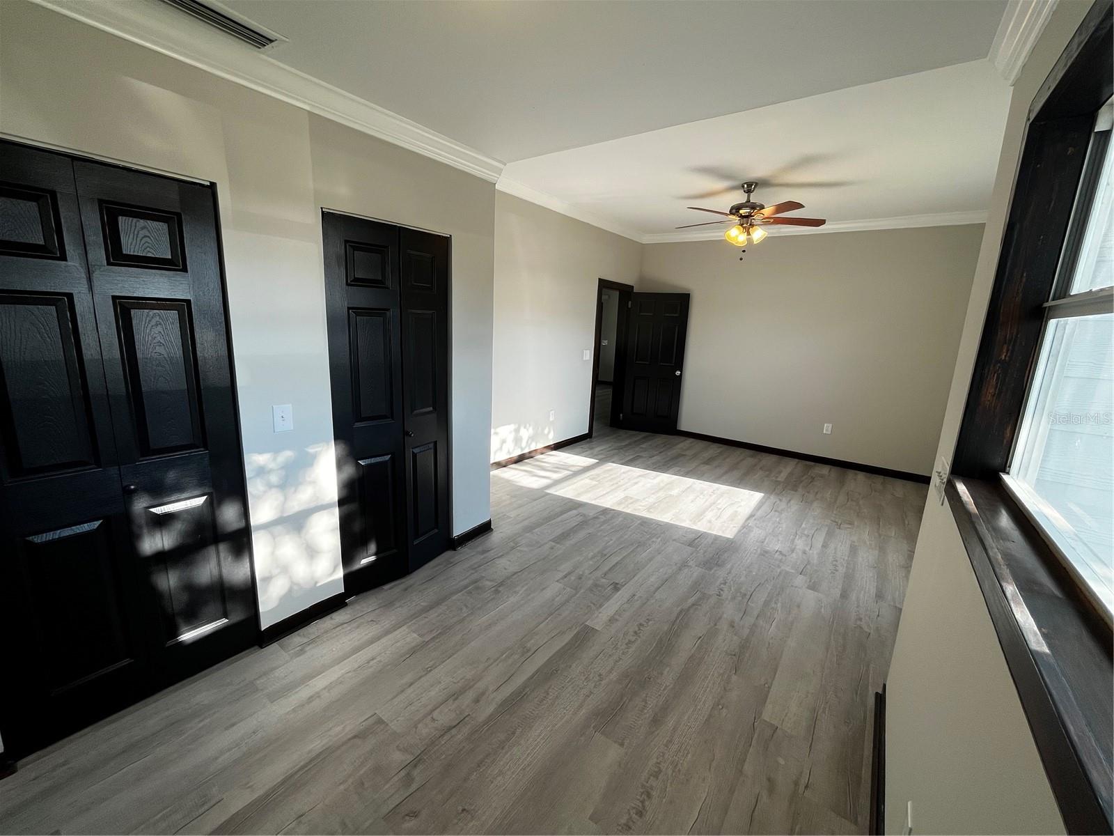 402 E EMMA ST — photo 18