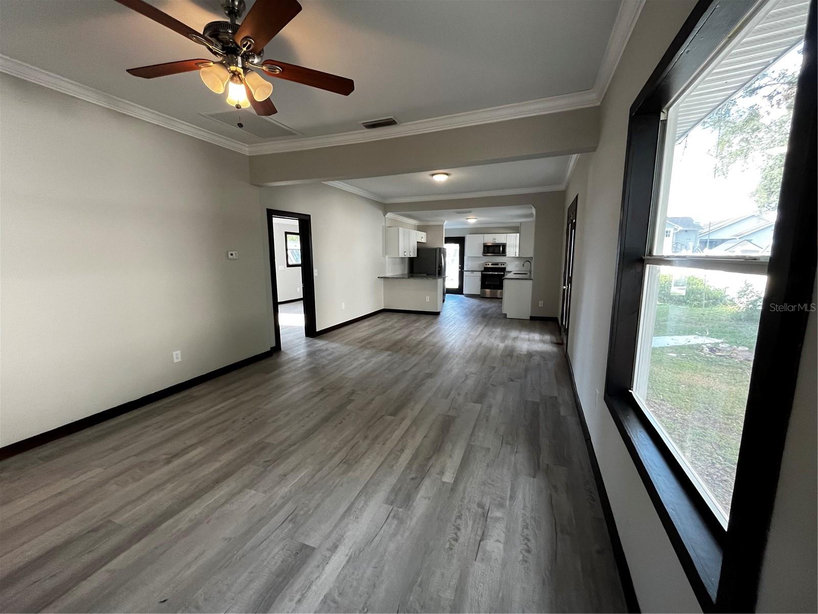 402 E EMMA ST — photo 16