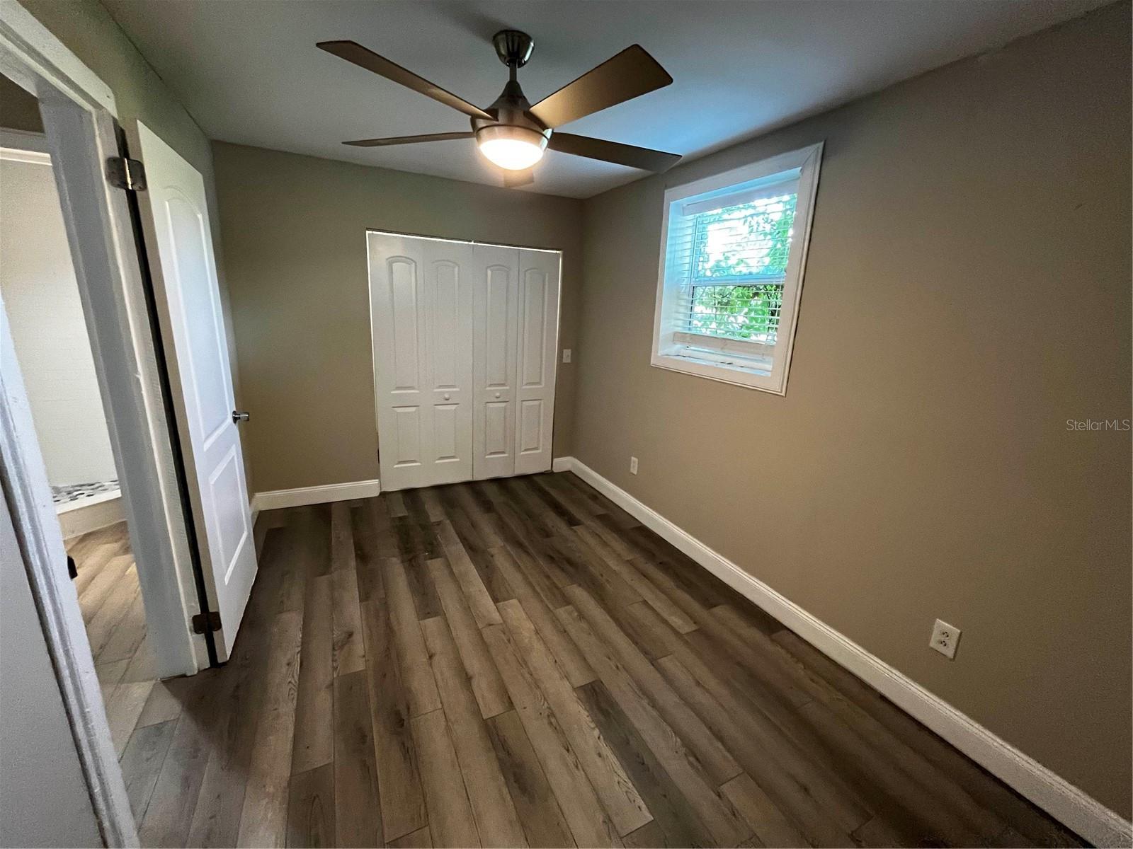 402 E EMMA ST — photo 31