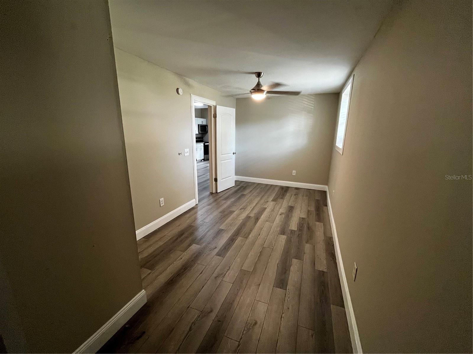 402 E EMMA ST — photo 30