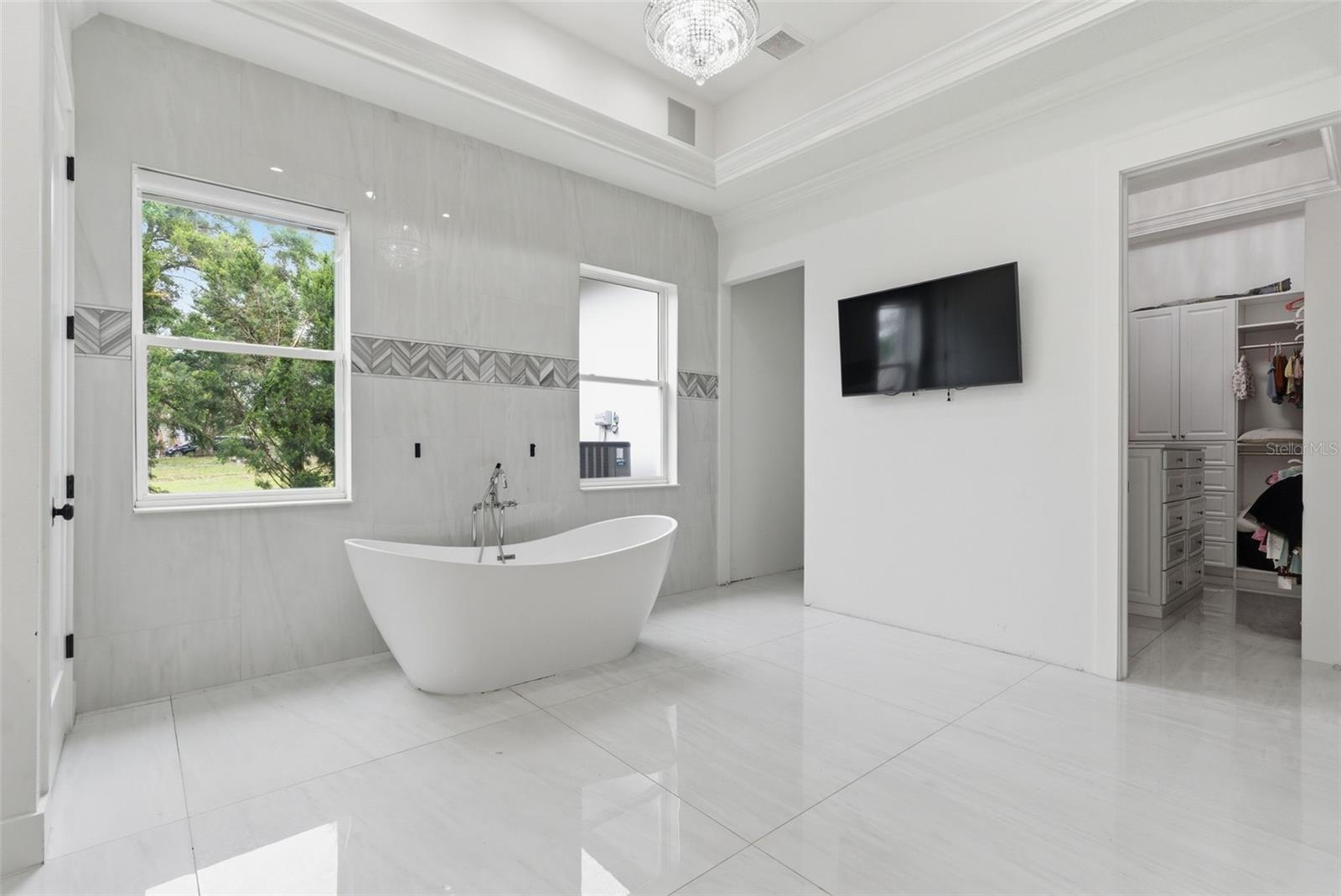 8241 CASS RD — photo 37