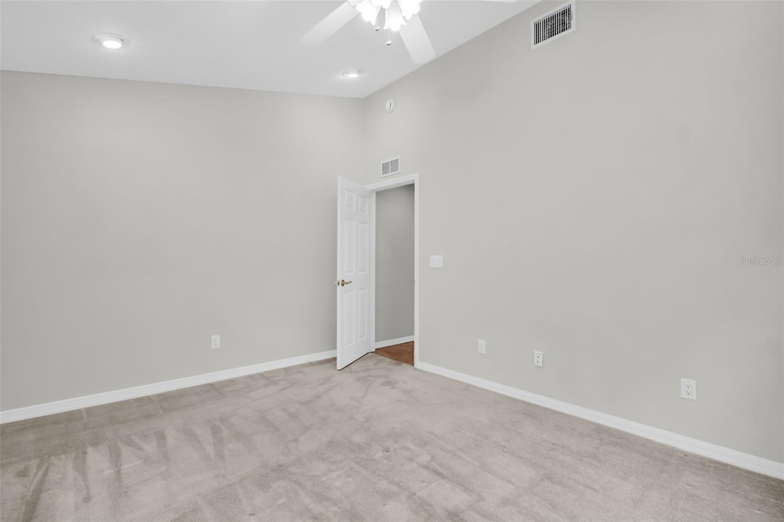 1404 EAST LAKE WOODLANDS PKWY — photo 48
