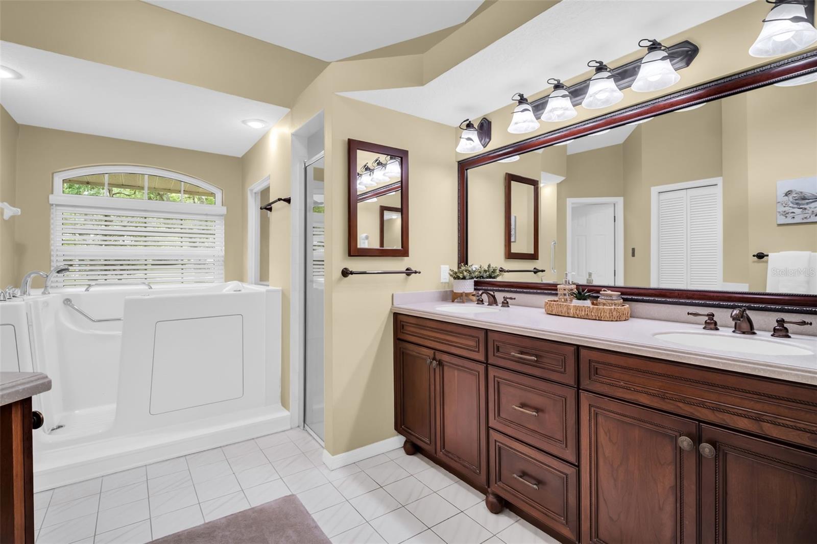 1404 EAST LAKE WOODLANDS PKWY — photo 35