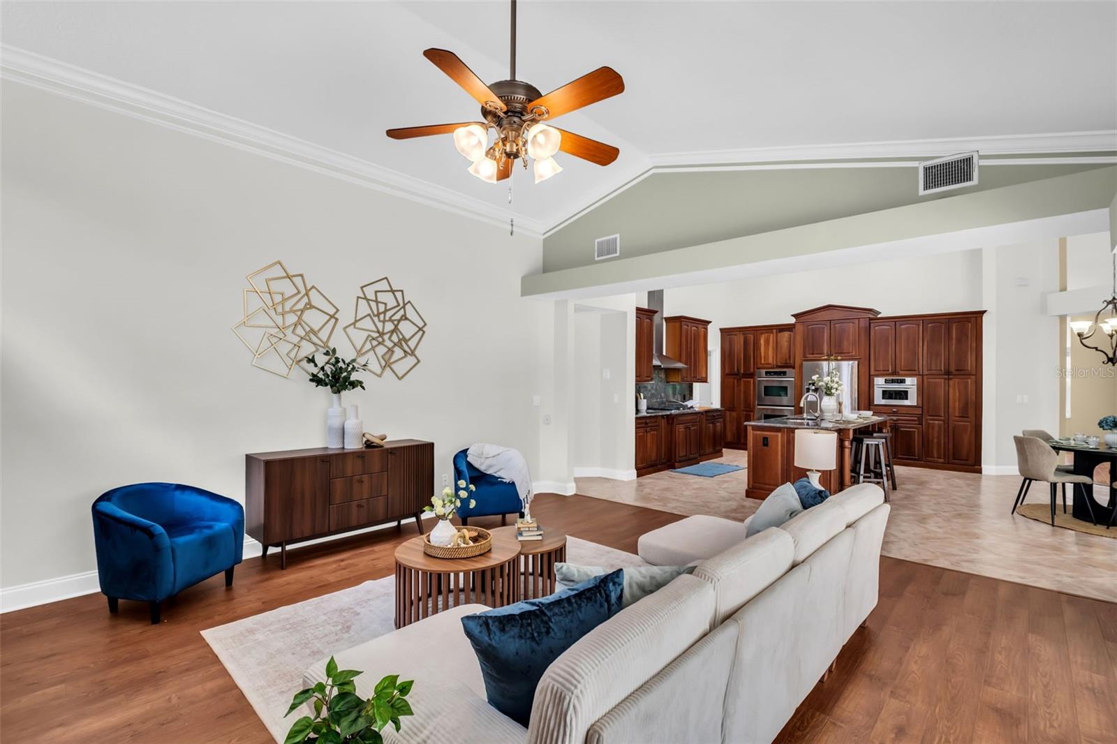 1404 EAST LAKE WOODLANDS PKWY — photo 24