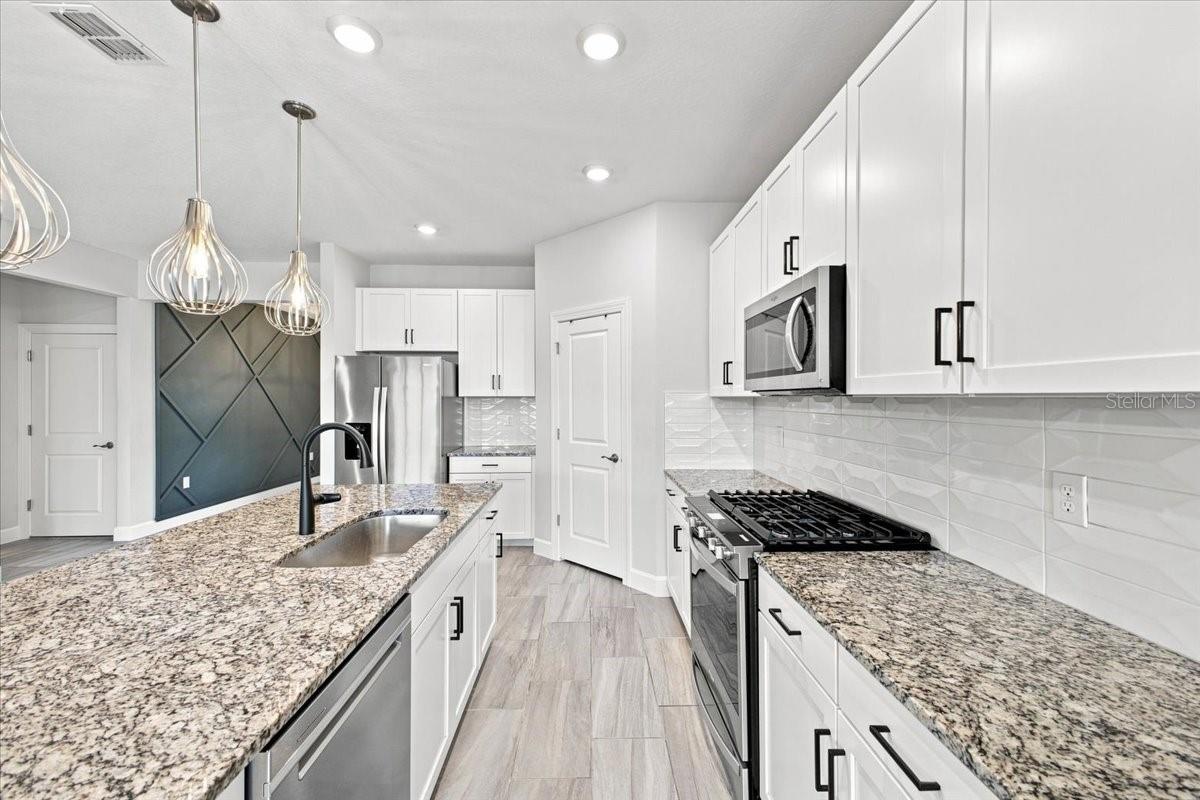 3324 BIG SKY WAY — photo 9