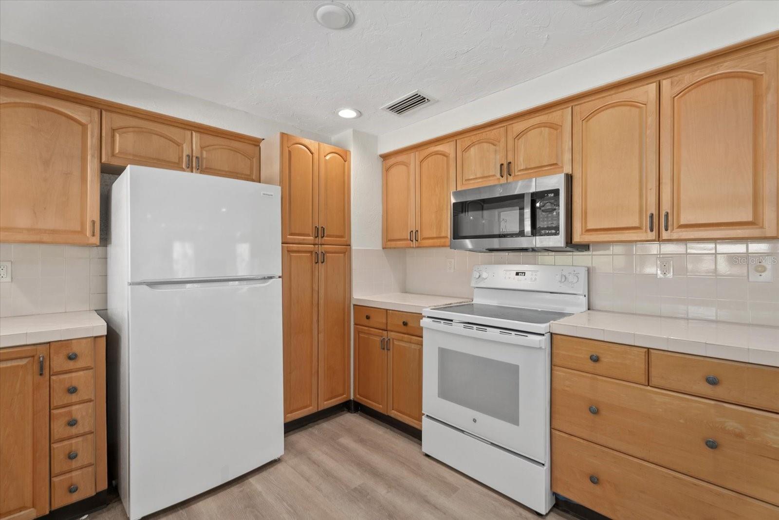 5868 DENISON DR — photo 16