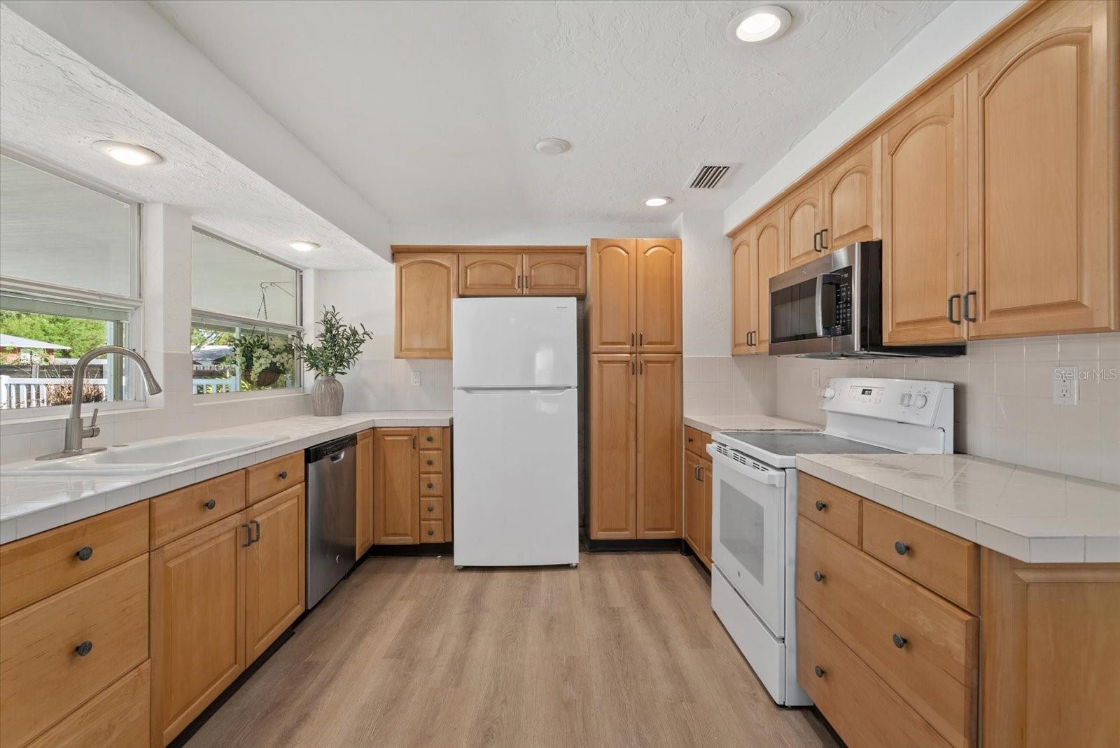 5868 DENISON DR — photo 14