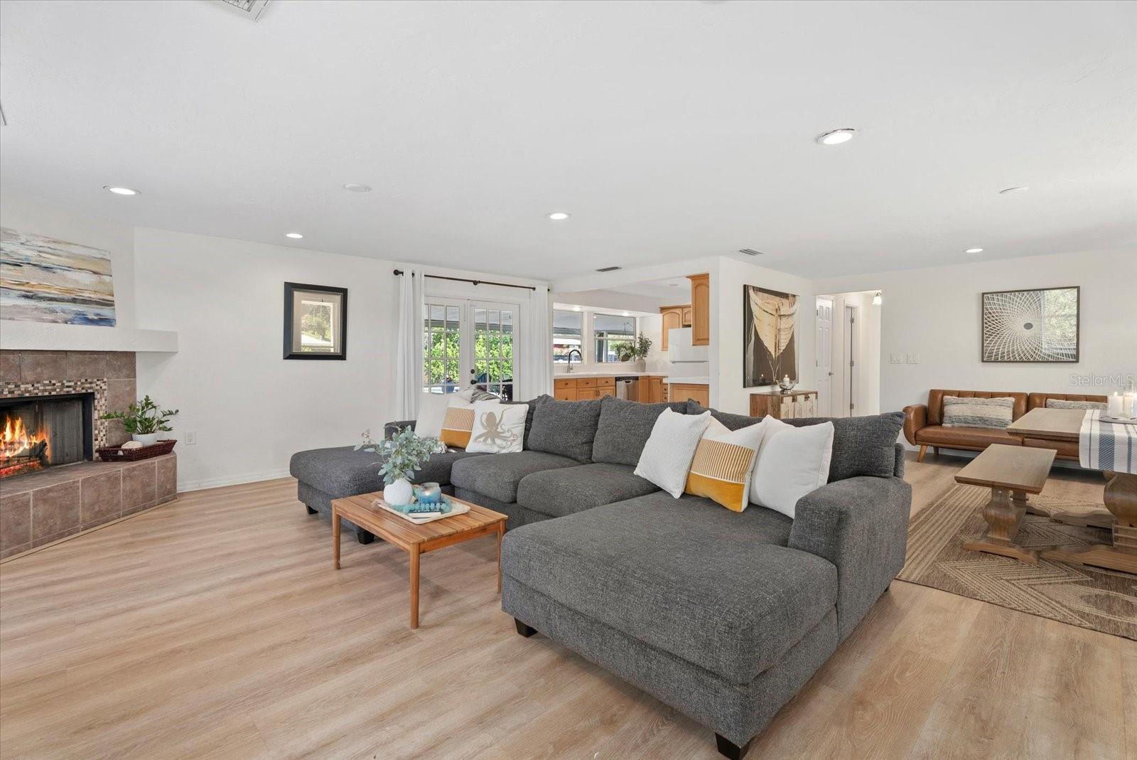 5868 DENISON DR — photo 12