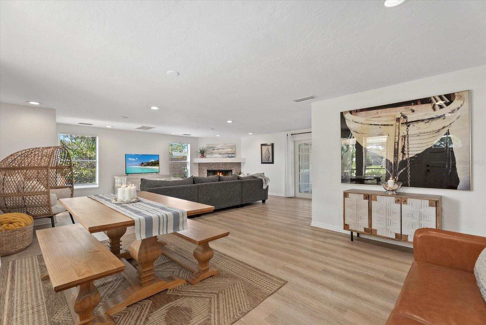 5868 DENISON DR — photo 9