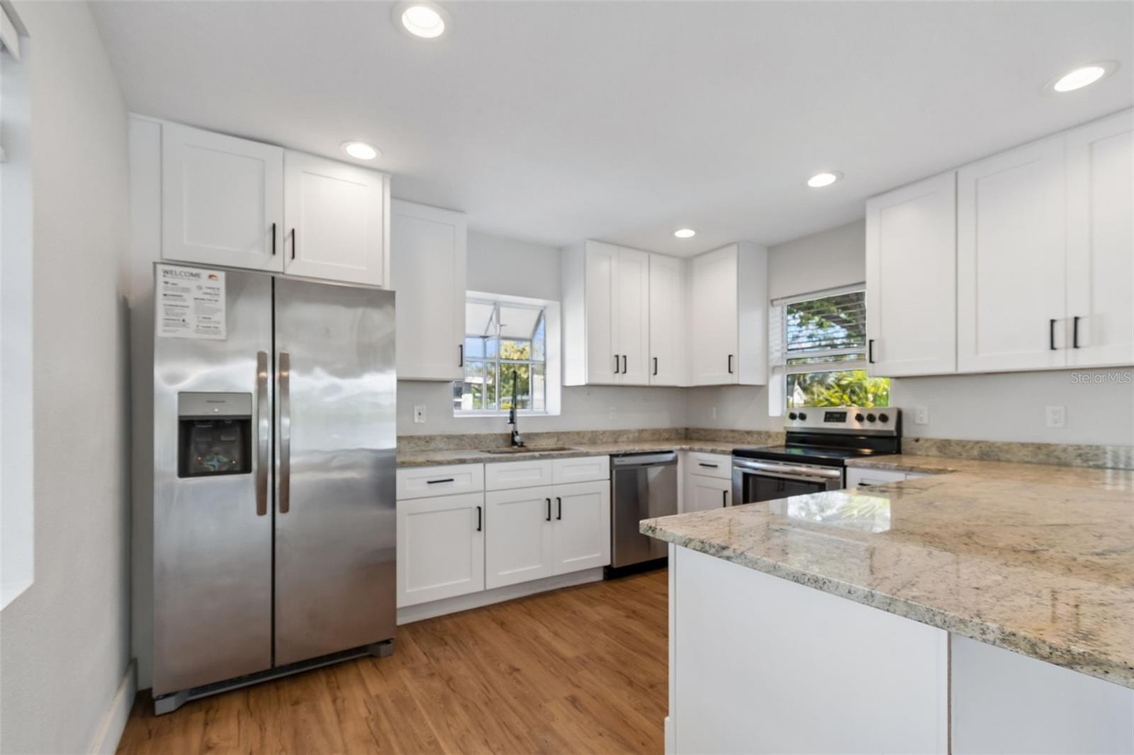 125 HARBOR BLUFF DR — photo 19