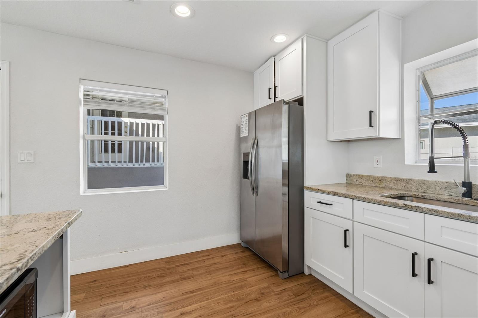 125 HARBOR BLUFF DR — photo 21