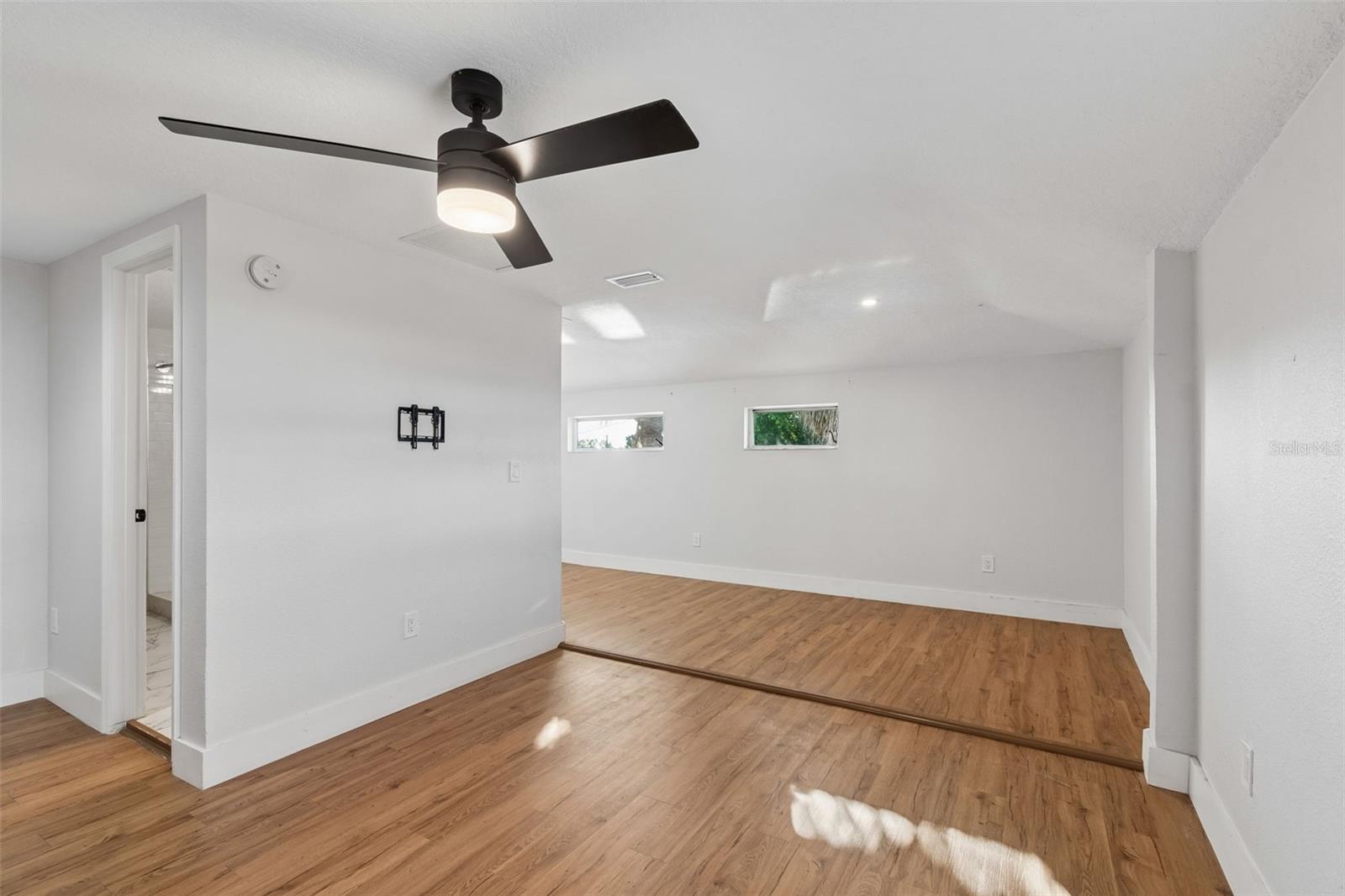 125 HARBOR BLUFF DR — photo 57