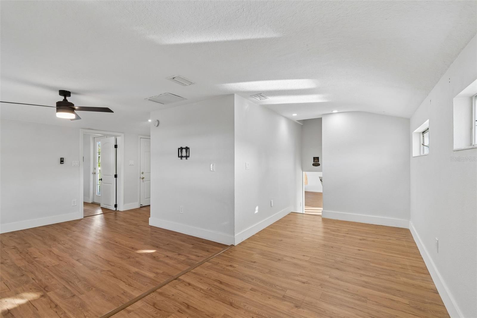 125 HARBOR BLUFF DR — photo 53