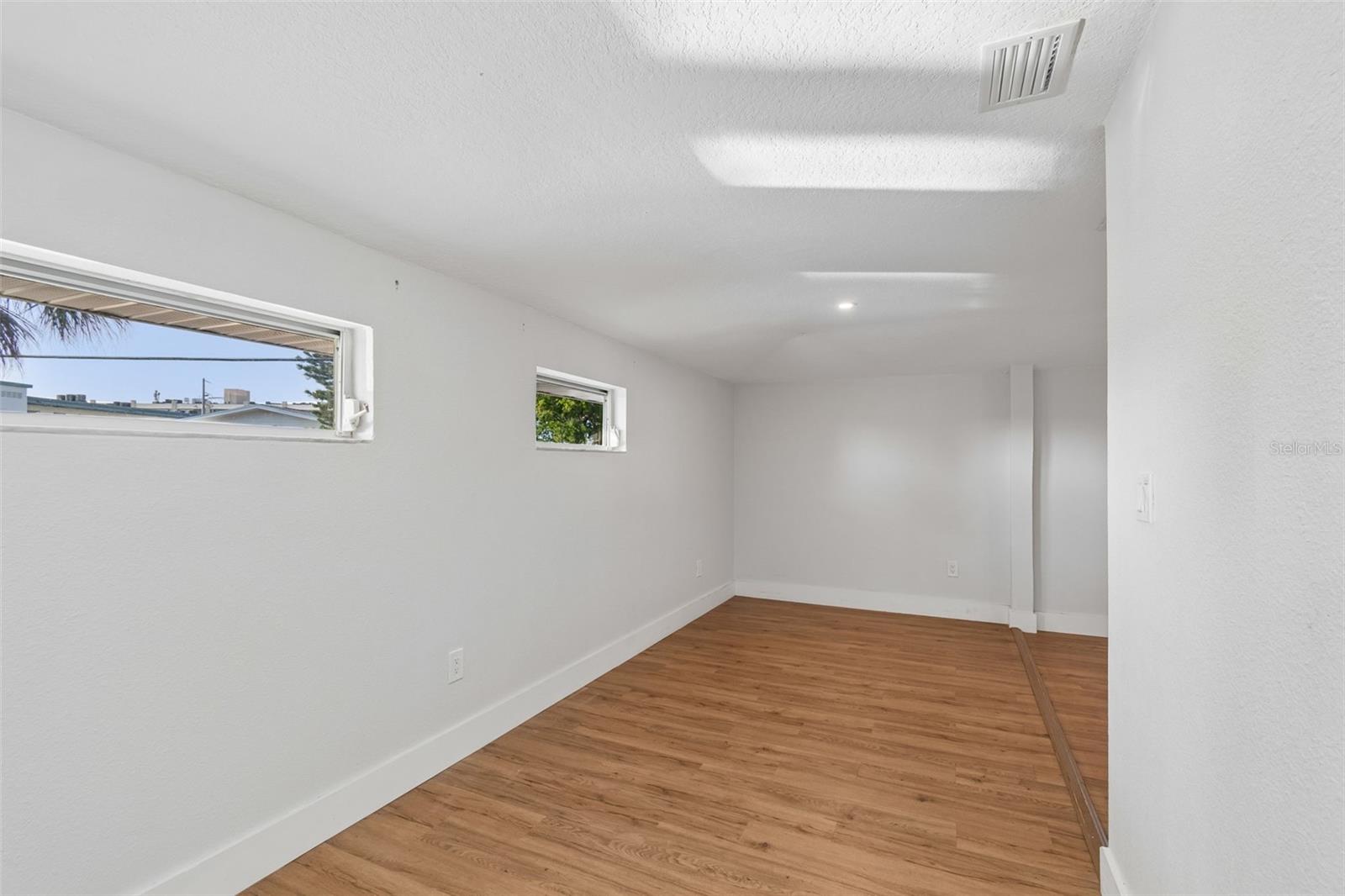 125 HARBOR BLUFF DR — photo 51