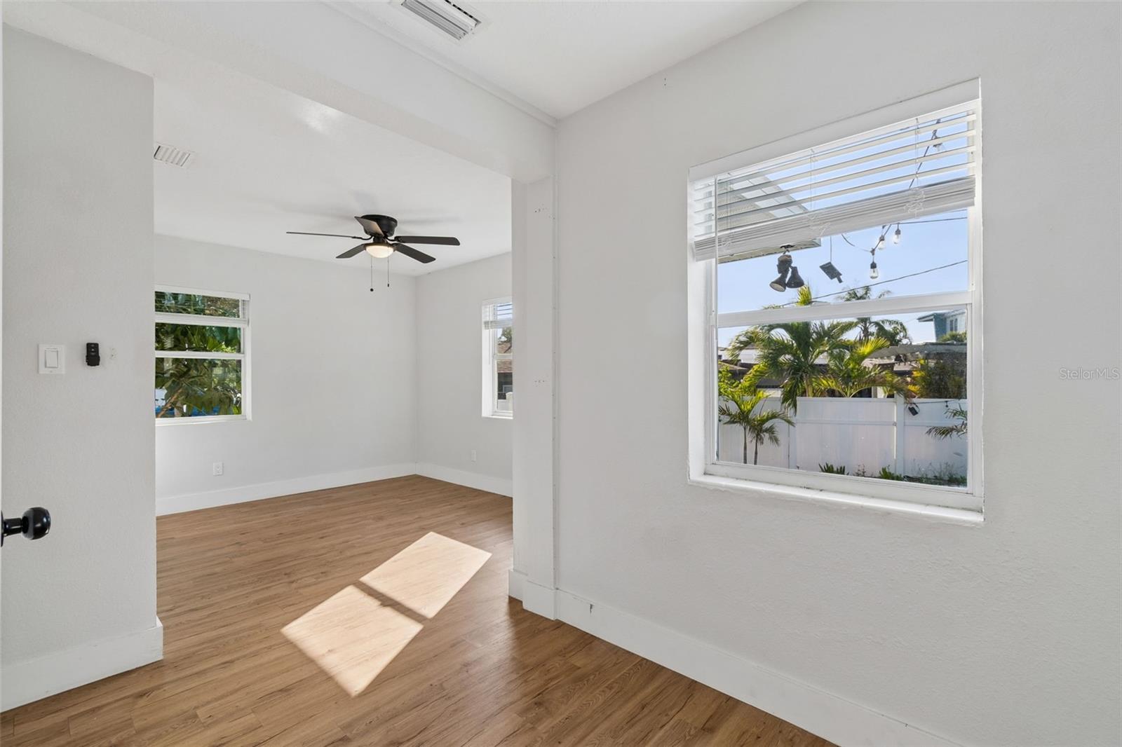 125 HARBOR BLUFF DR — photo 48