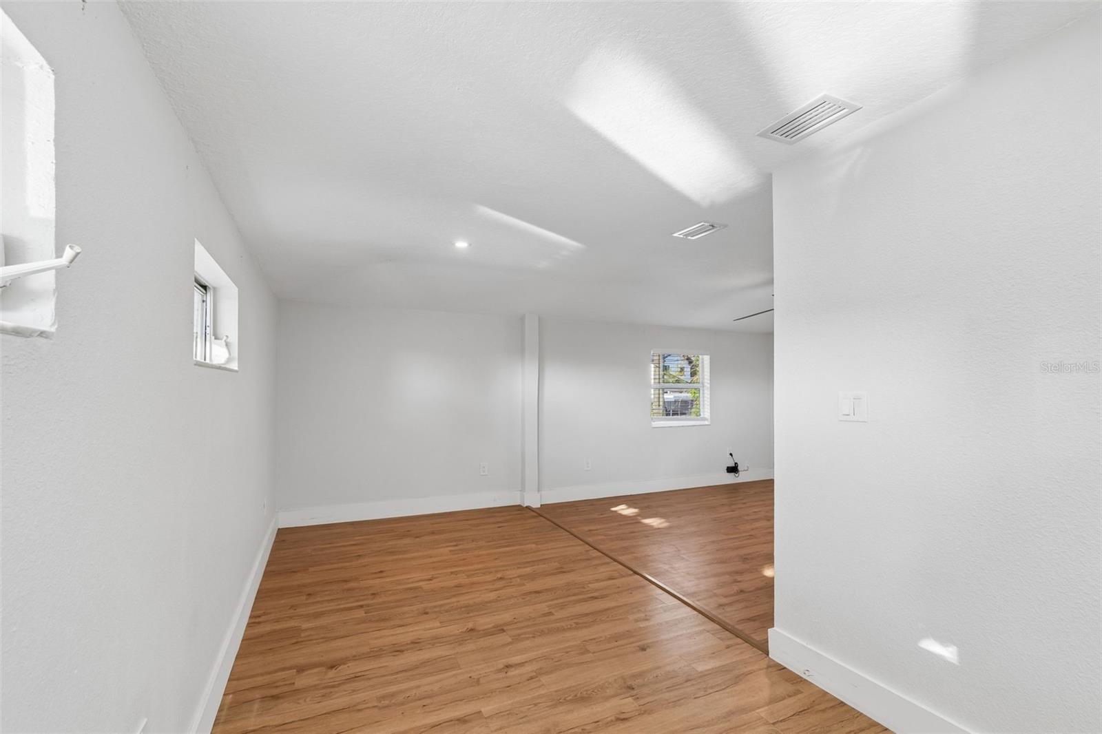 125 HARBOR BLUFF DR — photo 52