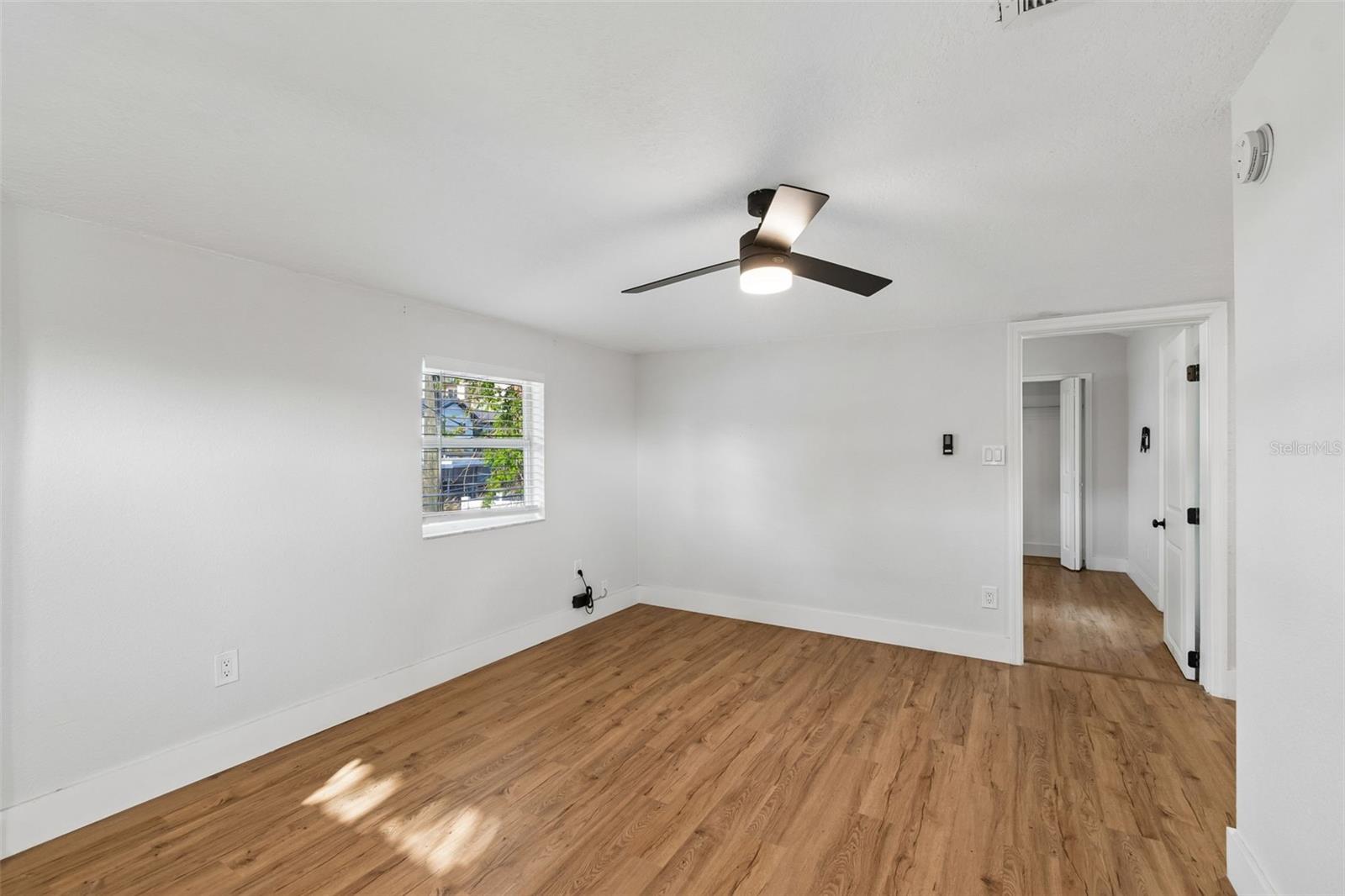 125 HARBOR BLUFF DR — photo 56