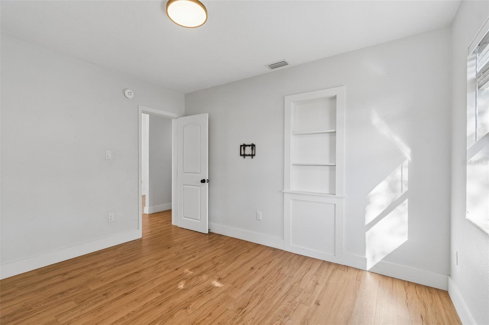 125 HARBOR BLUFF DR — photo 36