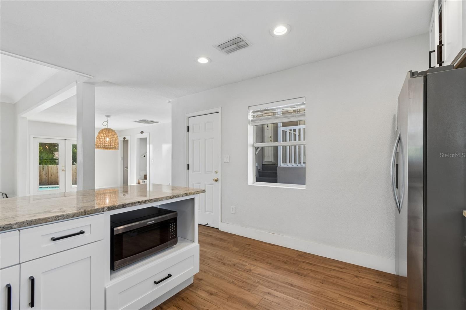125 HARBOR BLUFF DR — photo 22