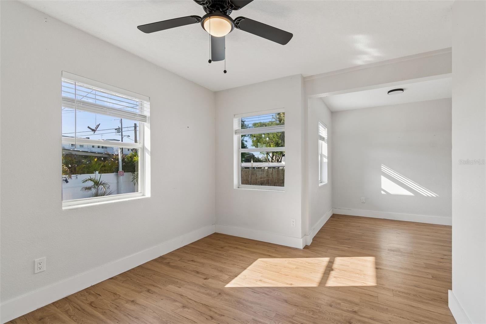 125 HARBOR BLUFF DR — photo 43