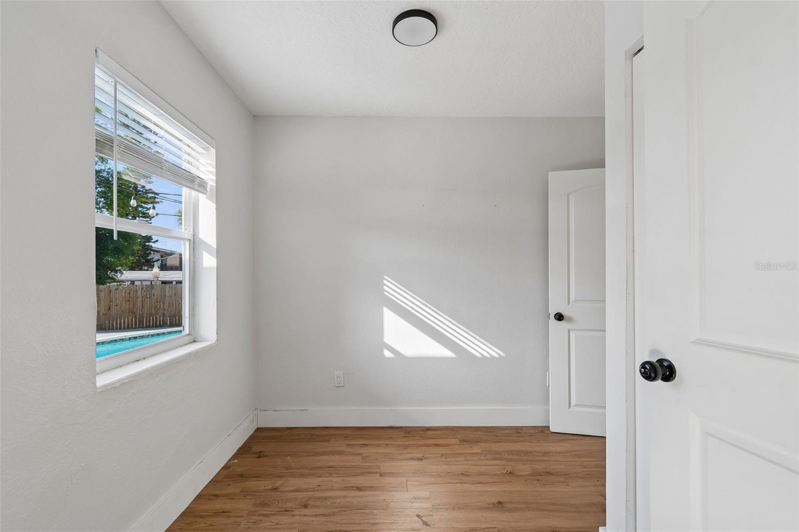 125 HARBOR BLUFF DR — photo 46