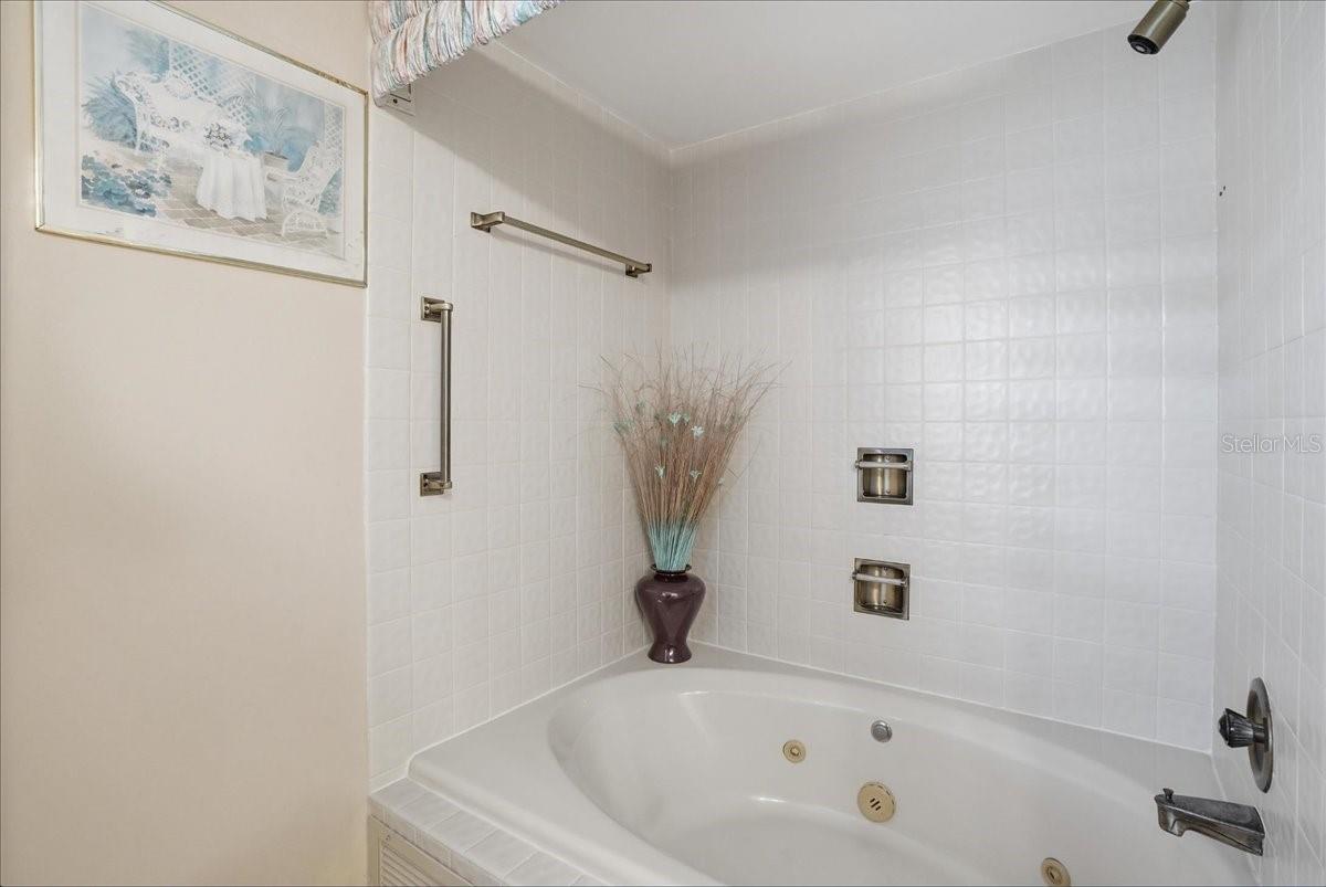 5611 GULF OF MEXICO DR #3 — photo 34