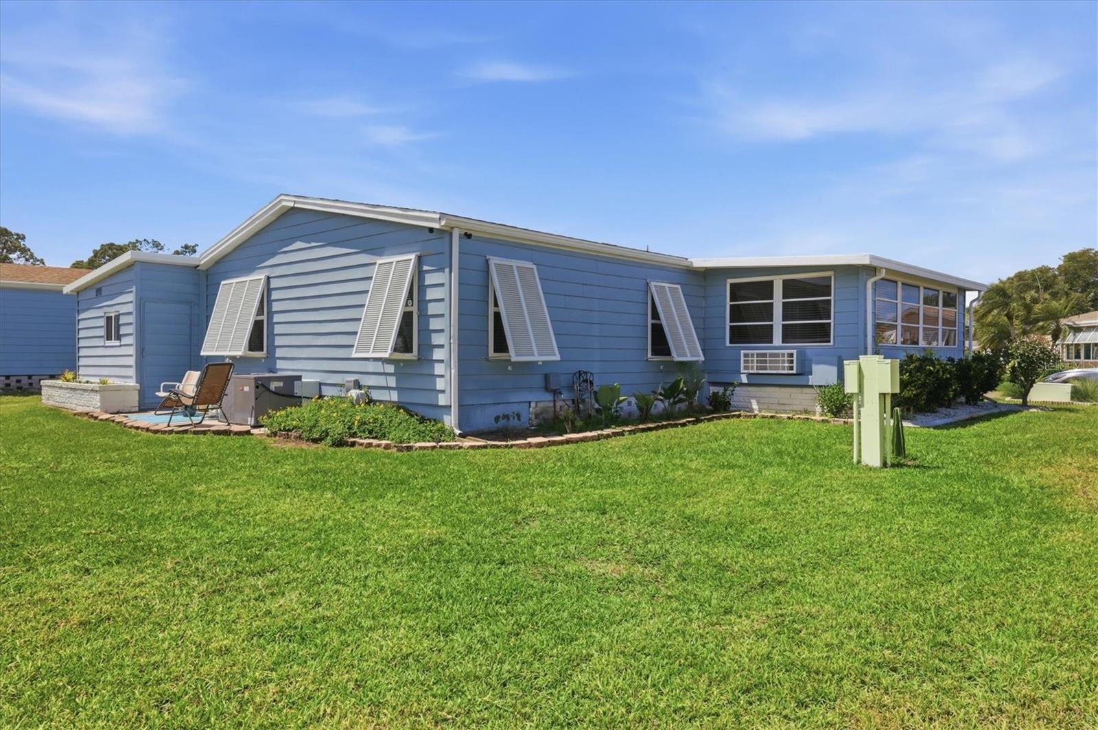 727 BUTTERFIELD CIR — photo 32