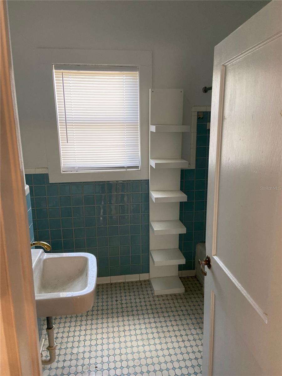 108 S WILLOW AVE — photo 11