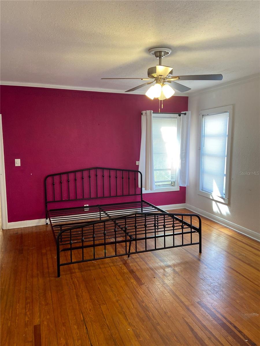 108 S WILLOW AVE — photo 8