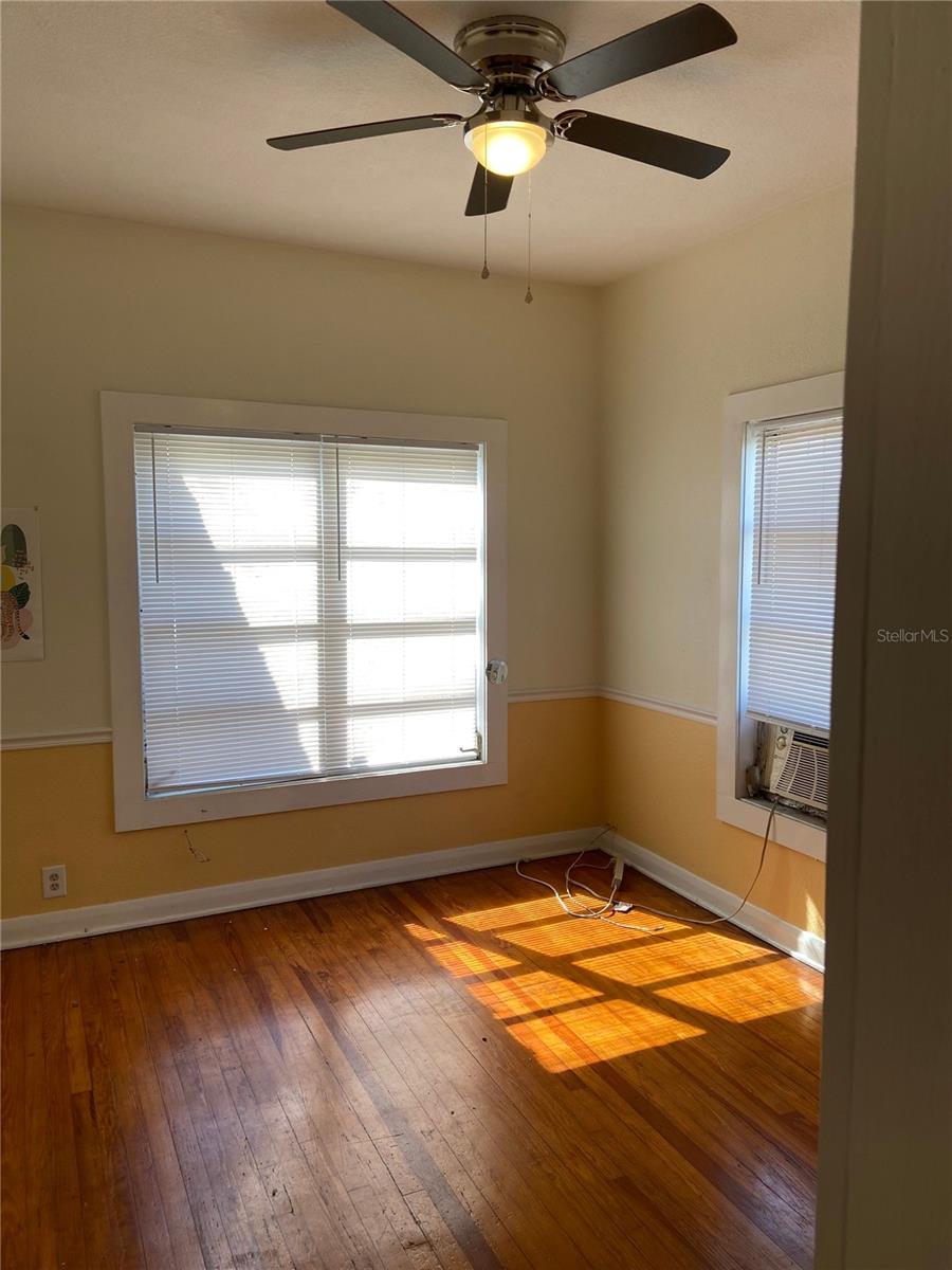108 S WILLOW AVE — photo 13