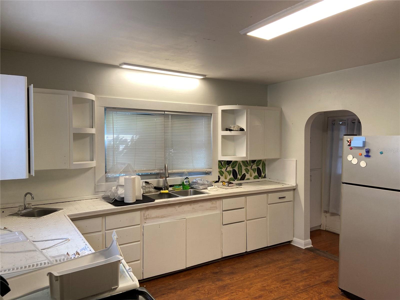 108 S WILLOW AVE — photo 4