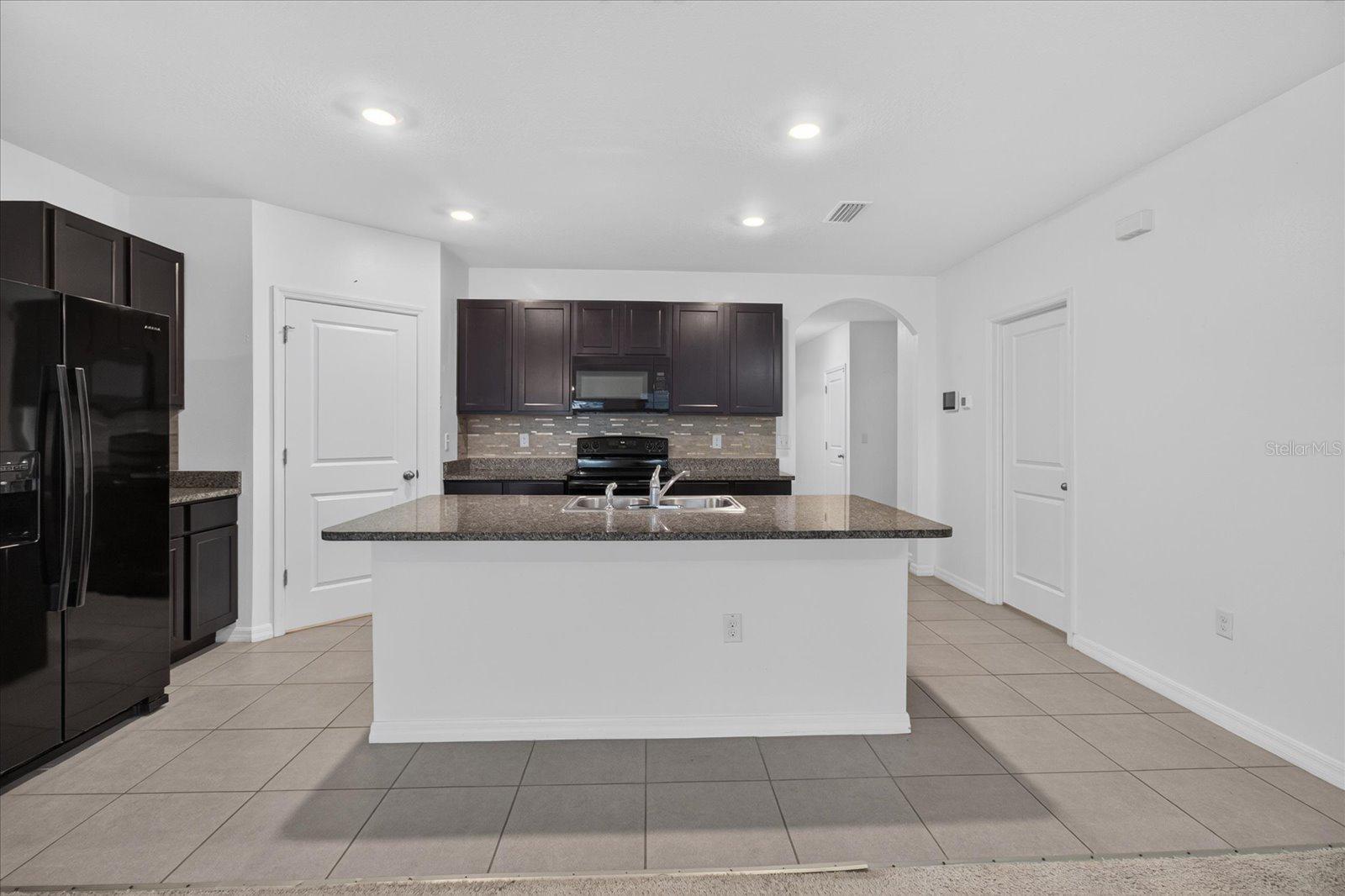 10206 GOLDEN LIGHT CT — photo 24